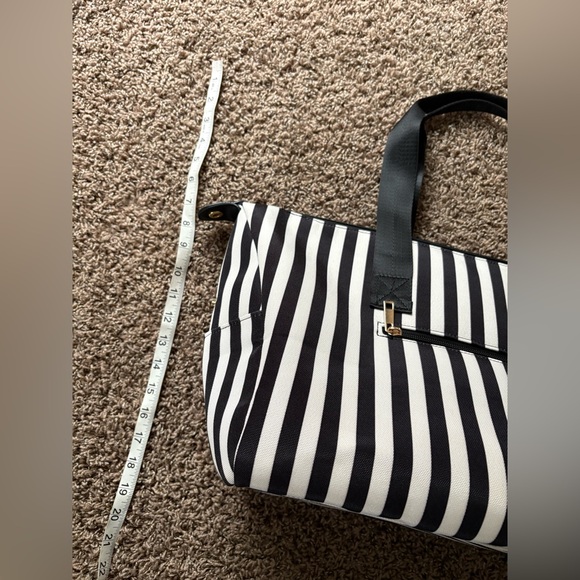 Alice + Olivia Duffel Bag Black White Vacation Weekender Tote Travel Carry On - Picture 9 of 12